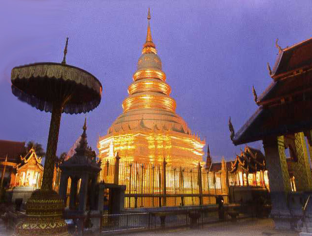 Wat Phrathat Hariphunchai, Lamphun, Thailand